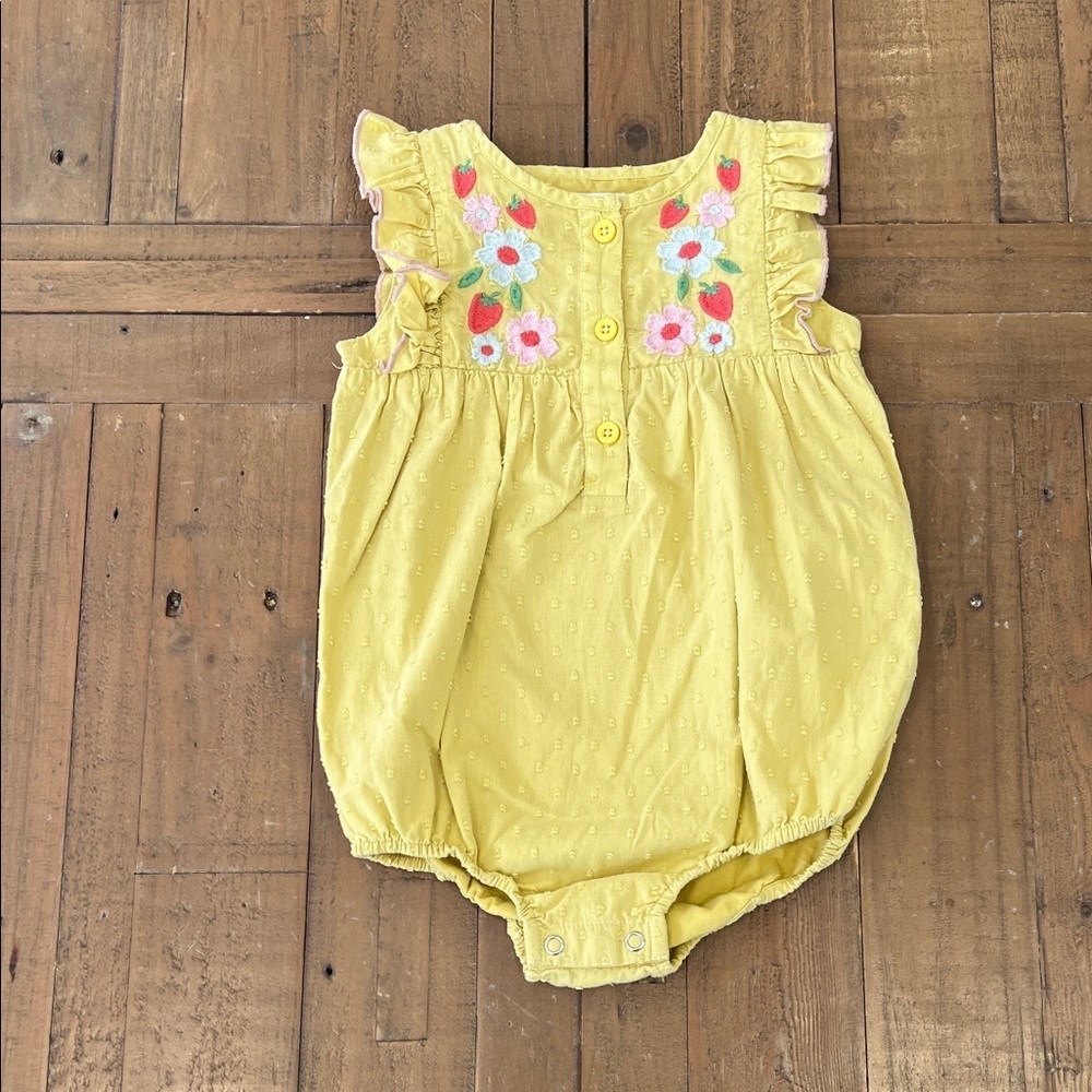 Baby Boden Yellow Swiss dot strawberry floral embroidered bubble romper 18-24